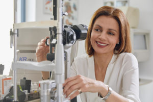 Άννα Περράκη - Χειρουργός Οφθαλμίατρος
